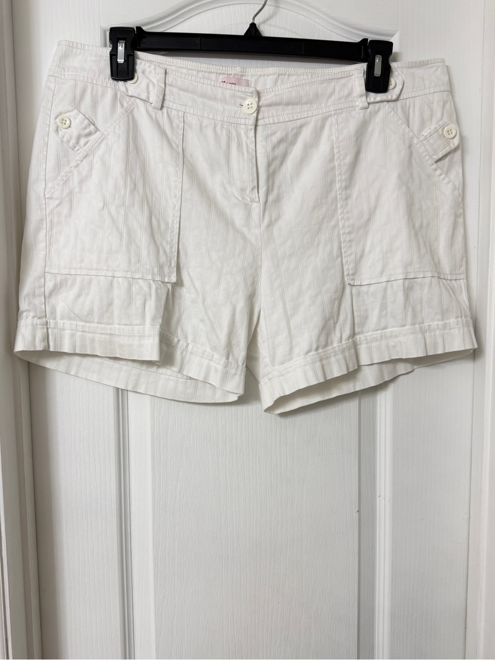 Melody women's white cargo shorts casual coastal chic multi button size L